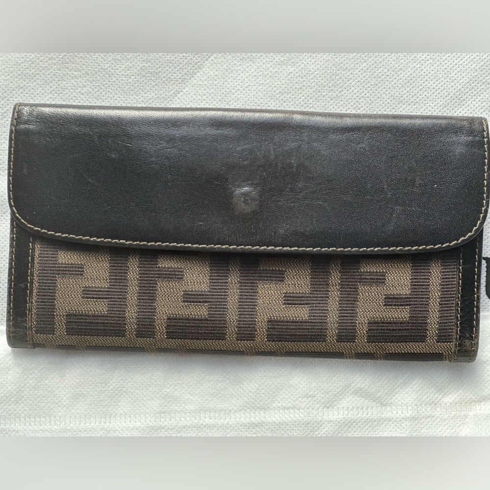 FENDI Zucca Wallet | Made in Italy | Authentic Vintage | Great condition! - Picture 2 of 13